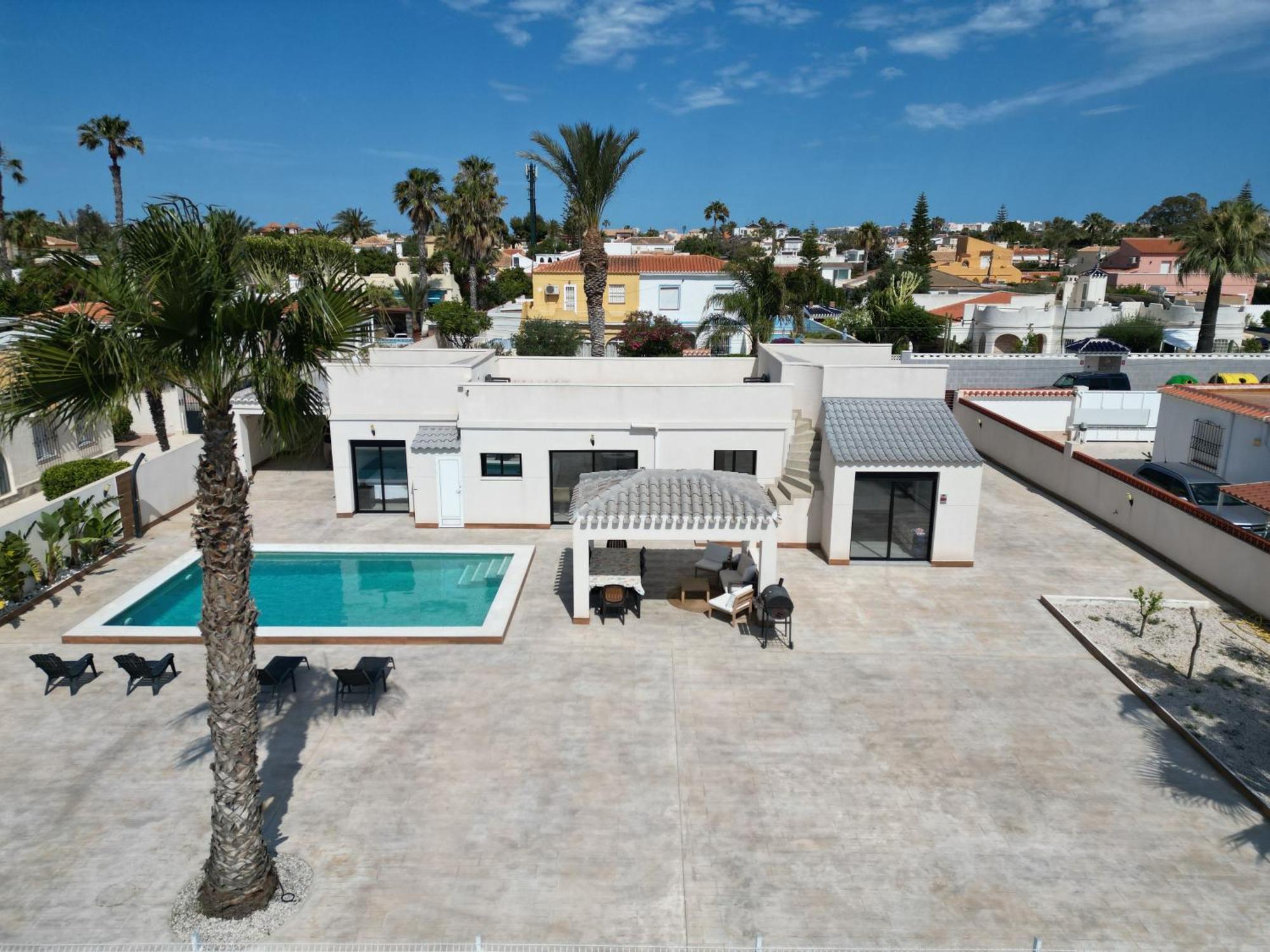 Pink Lagoon Villa Torrevieja Exterior photo